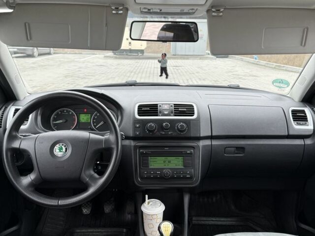 Чорний Шкода Фабія, об'ємом двигуна 1.2 л та пробігом 170 тис. км за 4650 $, фото 7 на Automoto.ua