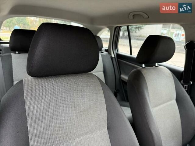 Черный Шкода Фабия, объемом двигателя 1.2 л и пробегом 225 тыс. км за 3250 $, фото 32 на Automoto.ua