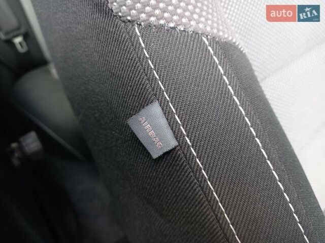 Черный Шкода Фабия, объемом двигателя 1.6 л и пробегом 210 тыс. км за 6500 $, фото 66 на Automoto.ua