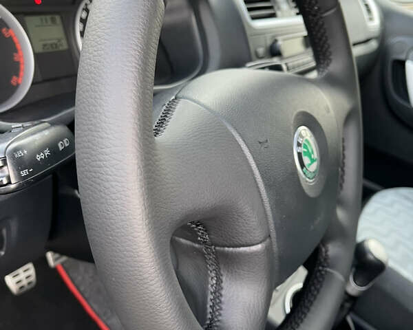 Шкода Фабия 2008 в Калуше на Automoto.ua Черный Шкода Фабия, объемом двигателя 1.6 л и пробегом 203 тыс. км за 5850 $, фото 50 на Automoto.ua