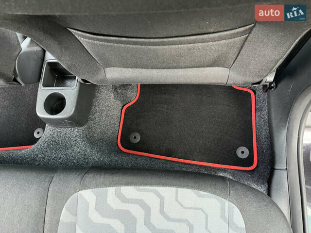 Шкода Фабия 2008 в Калуше на Automoto.ua Черный Шкода Фабия, объемом двигателя 1.6 л и пробегом 203 тыс. км за 5850 $, фото 62 на Automoto.ua