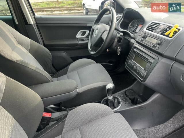 Черный Шкода Фабия, объемом двигателя 1.6 л и пробегом 169 тыс. км за 6350 $, фото 53 на Automoto.ua