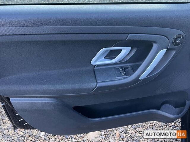 Черный Шкода Фабия, объемом двигателя 1.4 л и пробегом 190 тыс. км за 5400 $, фото 6 на Automoto.ua