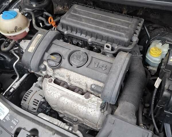 Черный Шкода Фабия, объемом двигателя 1.39 л и пробегом 227 тыс. км за 5499 $, фото 13 на Automoto.ua