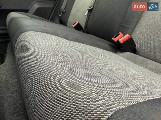 Черный Шкода Фабия, объемом двигателя 1.2 л и пробегом 225 тыс. км за 3250 $, фото 38 на Automoto.ua