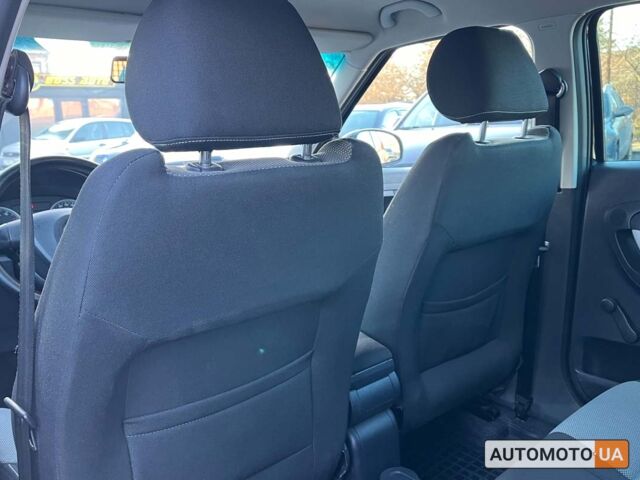 Черный Шкода Фабия, объемом двигателя 1.4 л и пробегом 190 тыс. км за 5400 $, фото 12 на Automoto.ua