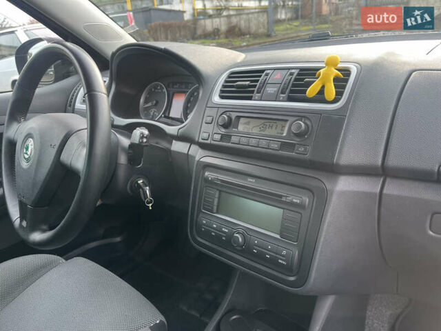 Черный Шкода Фабия, объемом двигателя 1.6 л и пробегом 169 тыс. км за 6350 $, фото 56 на Automoto.ua