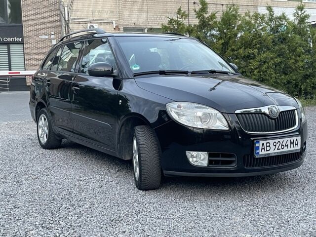 Черный Шкода Фабия, объемом двигателя 1.6 л и пробегом 198 тыс. км за 5950 $, фото 1 на Automoto.ua