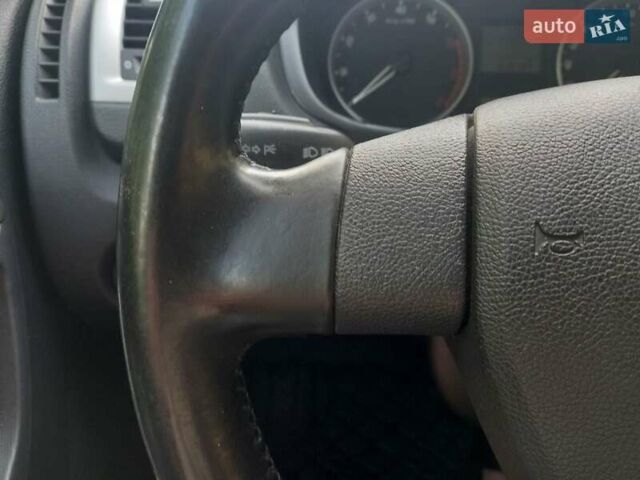 Черный Шкода Фабия, объемом двигателя 1.6 л и пробегом 210 тыс. км за 6500 $, фото 39 на Automoto.ua