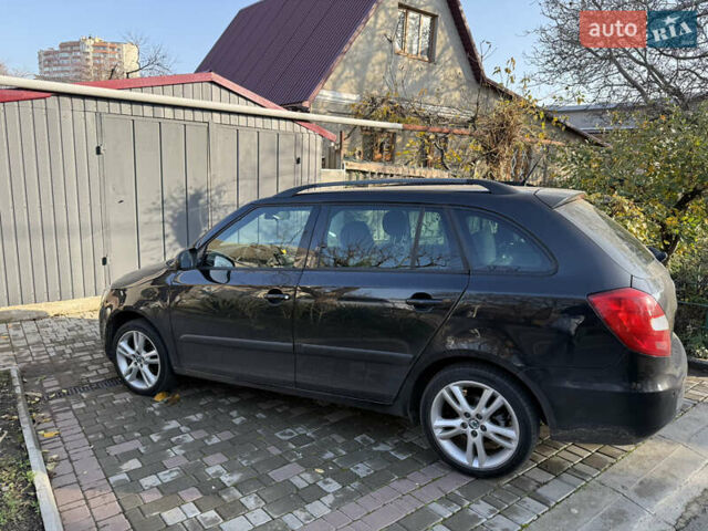 Черный Шкода Фабия, объемом двигателя 1.6 л и пробегом 200 тыс. км за 6900 $, фото 5 на Automoto.ua