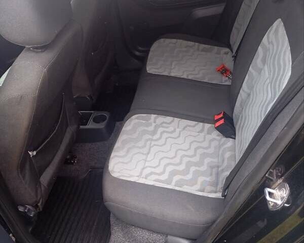 Черный Шкода Фабия, объемом двигателя 1.39 л и пробегом 186 тыс. км за 4750 $, фото 6 на Automoto.ua