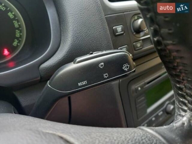 Черный Шкода Фабия, объемом двигателя 1.6 л и пробегом 210 тыс. км за 6500 $, фото 30 на Automoto.ua
