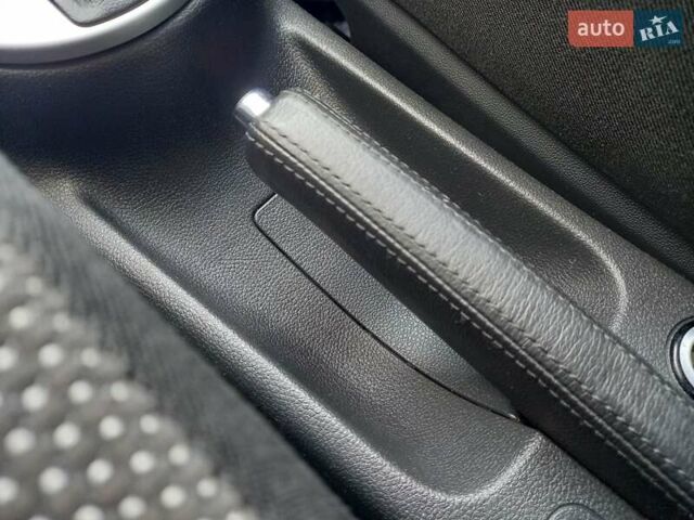 Черный Шкода Фабия, объемом двигателя 1.6 л и пробегом 210 тыс. км за 6500 $, фото 37 на Automoto.ua