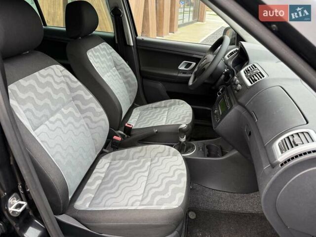 Черный Шкода Фабия, объемом двигателя 1.39 л и пробегом 195 тыс. км за 5250 $, фото 43 на Automoto.ua