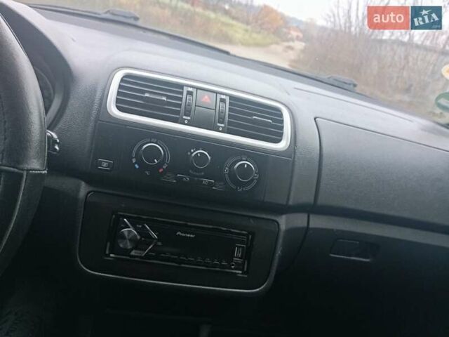 Черный Шкода Фабия, объемом двигателя 1.39 л и пробегом 186 тыс. км за 4750 $, фото 13 на Automoto.ua