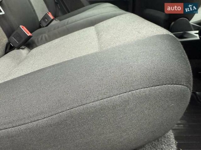 Черный Шкода Фабия, объемом двигателя 1.2 л и пробегом 225 тыс. км за 3250 $, фото 34 на Automoto.ua