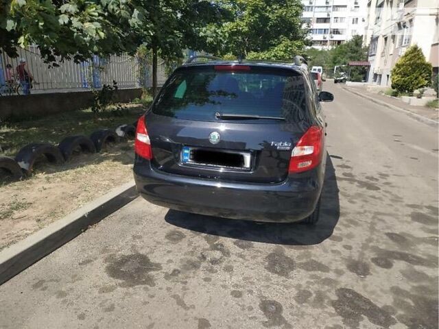 Черный Шкода Фабия, объемом двигателя 1.6 л и пробегом 171 тыс. км за 6900 $, фото 12 на Automoto.ua