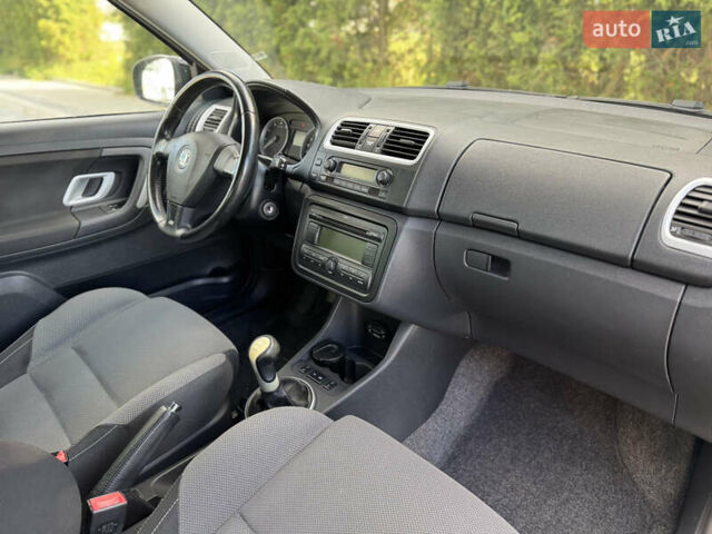 Чорний Шкода Фабія, об'ємом двигуна 1.6 л та пробігом 219 тис. км за 6500 $, фото 29 на Automoto.ua