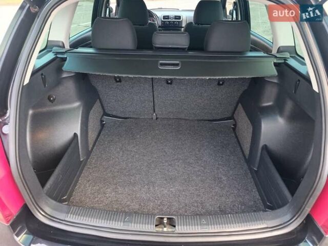 Черный Шкода Фабия, объемом двигателя 1.4 л и пробегом 219 тыс. км за 5999 $, фото 8 на Automoto.ua