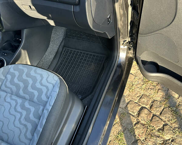 Чорний Шкода Фабія, об'ємом двигуна 1.2 л та пробігом 237 тис. км за 5200 $, фото 34 на Automoto.ua