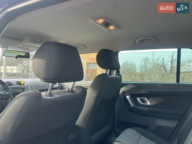 Черный Шкода Фабия, объемом двигателя 1.6 л и пробегом 169 тыс. км за 6350 $, фото 45 на Automoto.ua