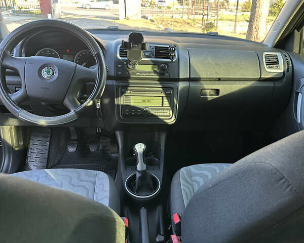Чорний Шкода Фабія, об'ємом двигуна 1.2 л та пробігом 237 тис. км за 5200 $, фото 22 на Automoto.ua