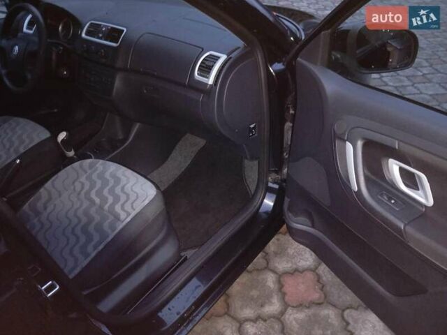 Чорний Шкода Фабія, об'ємом двигуна 1.39 л та пробігом 220 тис. км за 5300 $, фото 17 на Automoto.ua