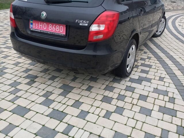 Черный Шкода Фабия, объемом двигателя 1.4 л и пробегом 212 тыс. км за 6300 $, фото 2 на Automoto.ua