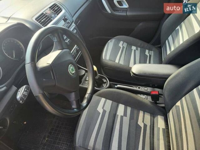 Чорний Шкода Фабія, об'ємом двигуна 1.39 л та пробігом 260 тис. км за 5000 $, фото 20 на Automoto.ua
