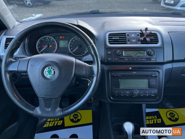 Черный Шкода Фабия, объемом двигателя 1.4 л и пробегом 190 тыс. км за 5400 $, фото 22 на Automoto.ua