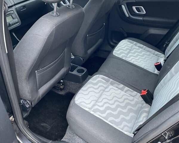 Чорний Шкода Фабія, об'ємом двигуна 1.4 л та пробігом 215 тис. км за 4950 $, фото 10 на Automoto.ua