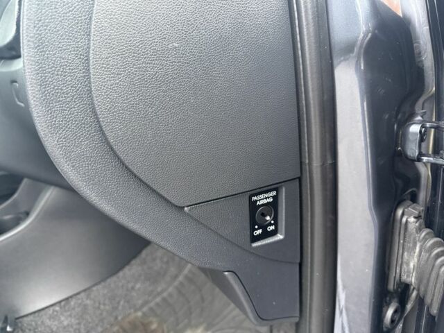 Черный Шкода Фабия, объемом двигателя 1.6 л и пробегом 195 тыс. км за 6500 $, фото 17 на Automoto.ua