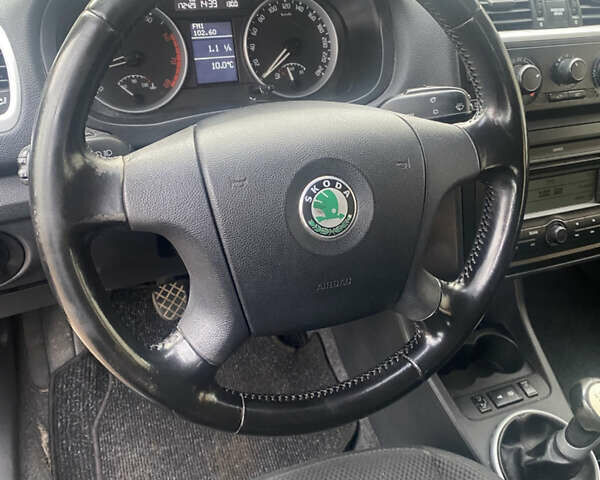 Черный Шкода Фабия, объемом двигателя 1.6 л и пробегом 172 тыс. км за 5950 $, фото 21 на Automoto.ua