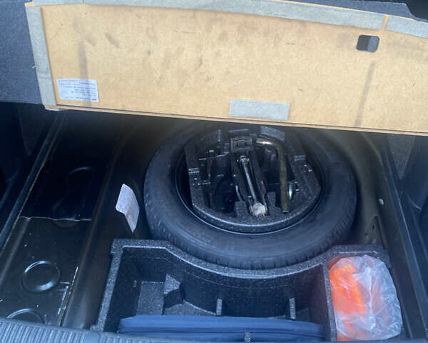 Черный Шкода Фабия, объемом двигателя 1.6 л и пробегом 172 тыс. км за 5950 $, фото 6 на Automoto.ua