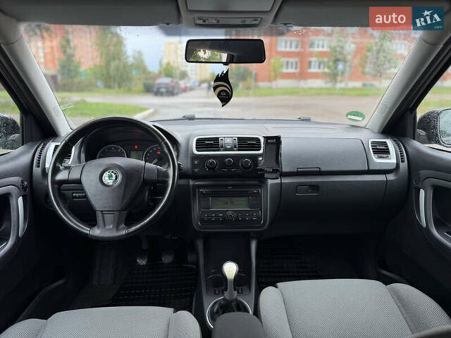 Черный Шкода Фабия, объемом двигателя 1.6 л и пробегом 238 тыс. км за 6800 $, фото 9 на Automoto.ua