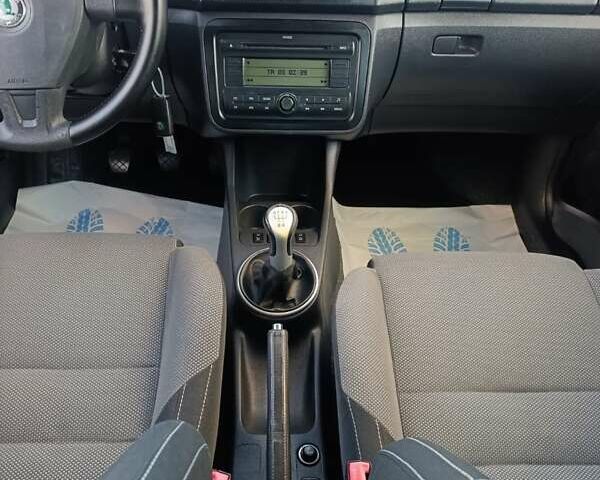 Черный Шкода Фабия, объемом двигателя 1.4 л и пробегом 219 тыс. км за 5999 $, фото 6 на Automoto.ua