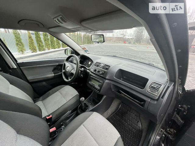 Чорний Шкода Фабія, об'ємом двигуна 1.4 л та пробігом 212 тис. км за 4699 $, фото 27 на Automoto.ua