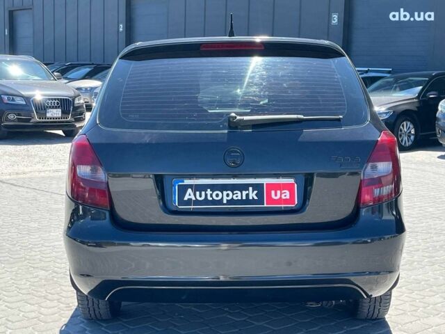 Черный Шкода Фабия, объемом двигателя 1.6 л и пробегом 282 тыс. км за 4990 $, фото 8 на Automoto.ua