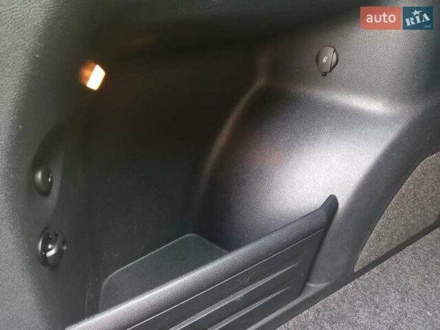 Черный Шкода Фабия, объемом двигателя 1.6 л и пробегом 210 тыс. км за 6500 $, фото 60 на Automoto.ua