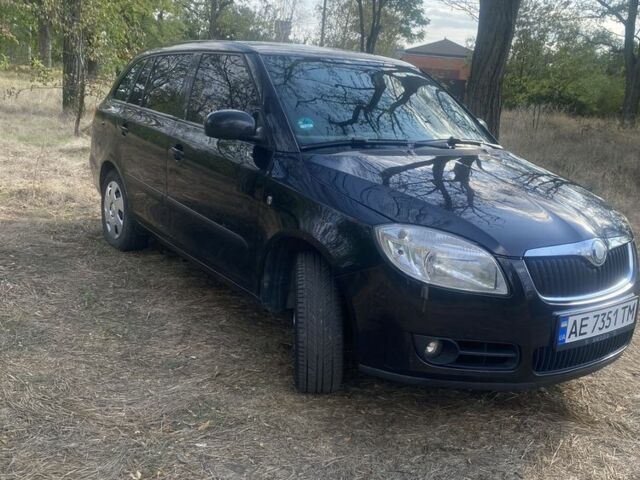 Черный Шкода Фабия, объемом двигателя 1.2 л и пробегом 250 тыс. км за 4400 $, фото 5 на Automoto.ua