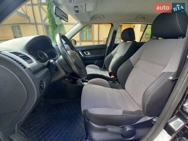 Черный Шкода Фабия, объемом двигателя 1.6 л и пробегом 210 тыс. км за 6500 $, фото 15 на Automoto.ua