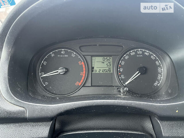 Чорний Шкода Фабія, об'ємом двигуна 1.4 л та пробігом 212 тис. км за 4699 $, фото 28 на Automoto.ua