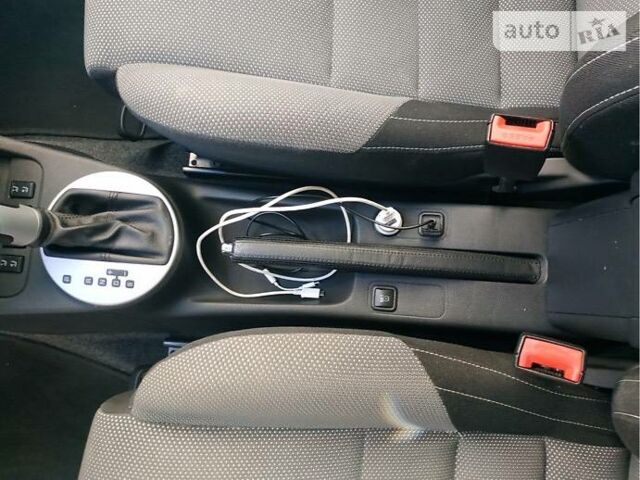 Черный Шкода Фабия, объемом двигателя 1.6 л и пробегом 171 тыс. км за 6900 $, фото 7 на Automoto.ua