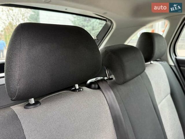 Черный Шкода Фабия, объемом двигателя 1.2 л и пробегом 225 тыс. км за 3250 $, фото 36 на Automoto.ua