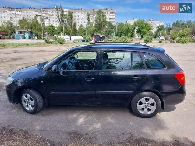 Черный Шкода Фабия, объемом двигателя 1.2 л и пробегом 273 тыс. км за 5000 $, фото 4 на Automoto.ua