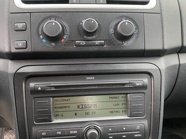 Черный Шкода Фабия, объемом двигателя 1.2 л и пробегом 174 тыс. км за 5193 $, фото 5 на Automoto.ua