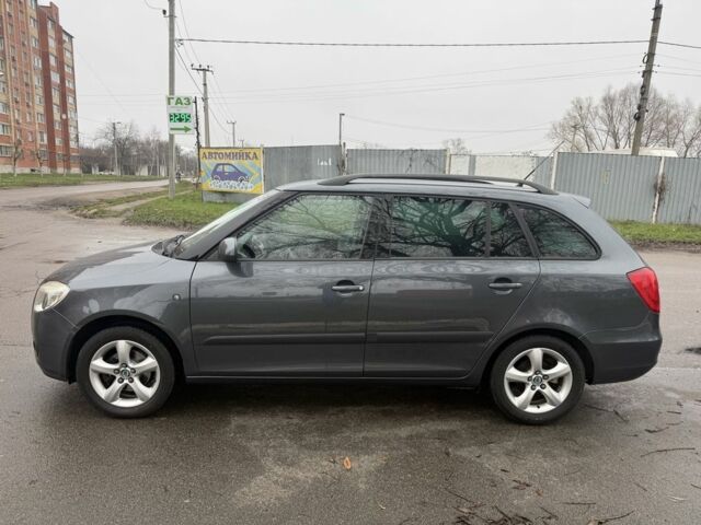 Черный Шкода Фабия, объемом двигателя 1.6 л и пробегом 195 тыс. км за 6500 $, фото 3 на Automoto.ua