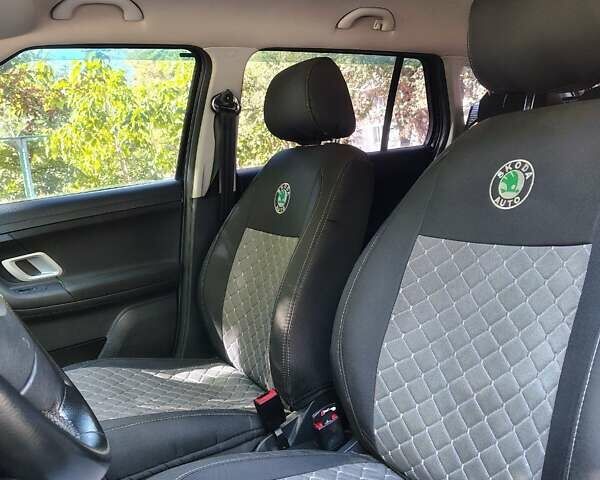Чорний Шкода Фабія, об'ємом двигуна 1.39 л та пробігом 220 тис. км за 5800 $, фото 8 на Automoto.ua