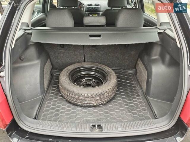 Черный Шкода Фабия, объемом двигателя 1.39 л и пробегом 242 тыс. км за 4850 $, фото 24 на Automoto.ua