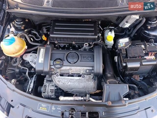 Черный Шкода Фабия, объемом двигателя 1.4 л и пробегом 219 тыс. км за 5999 $, фото 13 на Automoto.ua